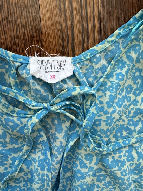 ☮️☮️ SIENNA SKY Blue Floral Tie-Neck Midi Dress - Picture 2 of 5
